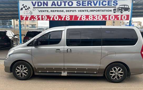 Hyundai Starex van 12 places Full options image 2