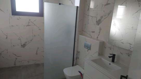 T4 à  louer au point E image 6