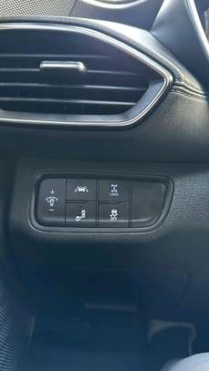 Hyundai Santafe htrac 2019 automatique essence 4×4 image 4