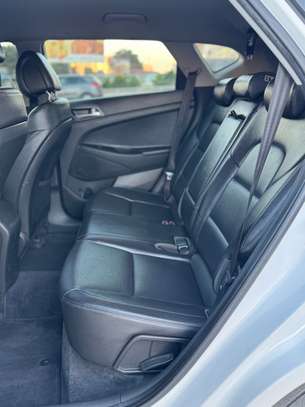 Hyundai Tucson image 8