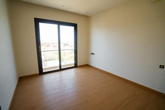Bel appartement haut standing semi -équipé image 5