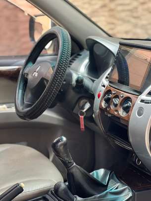 Mitsubishi Pajero image 3