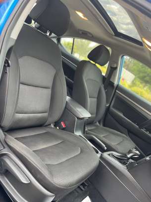 Hyundai Elantra 2017 venant full option image 9