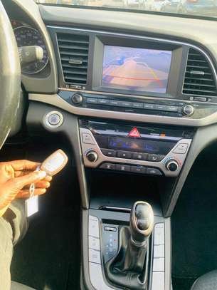 Hyundai elantra 2018 image 12