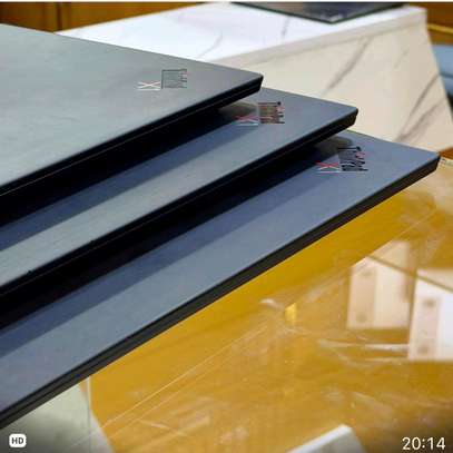Lenovo X1 Carbone Gen haut de game image 2