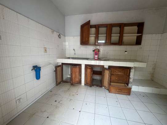 Villa à vendre aux Almadies juste derrière Philippe Moris image 3