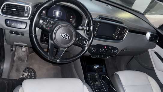 KIA SORENTO image 2