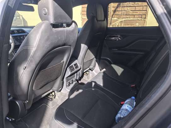 4 x 4  JAGUAR F-PACE  DIESEL AUTOMATIQUE   AWD image 6