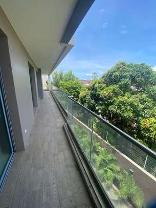 Appartement f4 à louer à fann résidence image 1