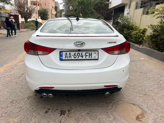 Hyundai Elantra Limited image 6