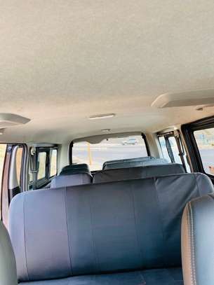 Toyota hiace 2017 image 2