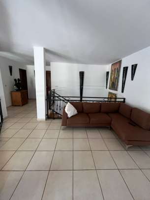 DEUX VILLAS PIEDS DANS L'EAU A SALY image 3