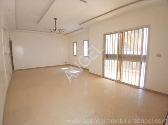 Ref_1761_GL Villa à louer aux almadies R+1 image 3