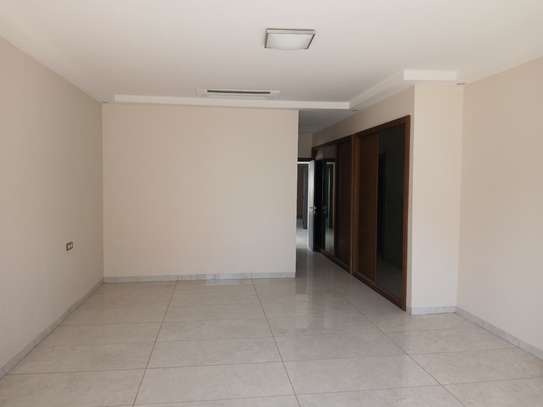MAGNIFIQUE APPARTEMENT 03 AU POINT E image 3