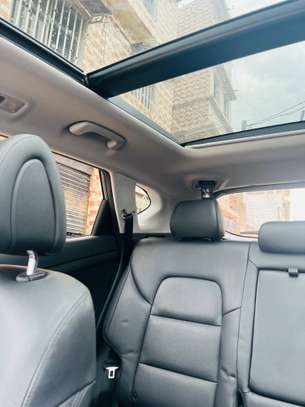 Hyndai Tucson image 10