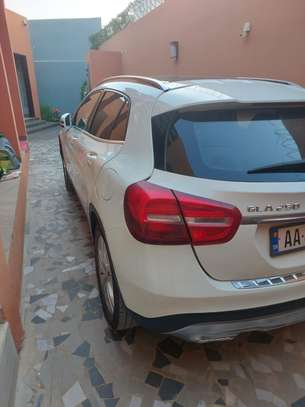 Mercedes GLA250 image 2