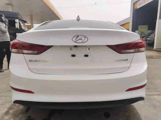 Hyundai Elantra image 7