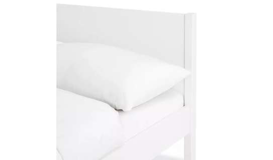 Lit simple blanc design moderne pour petits espaces image 5