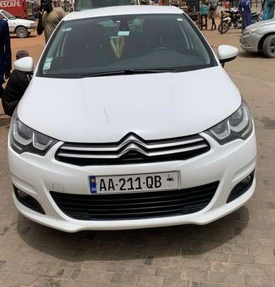 Location TRÈS BELLE CITROËN C4 image 1