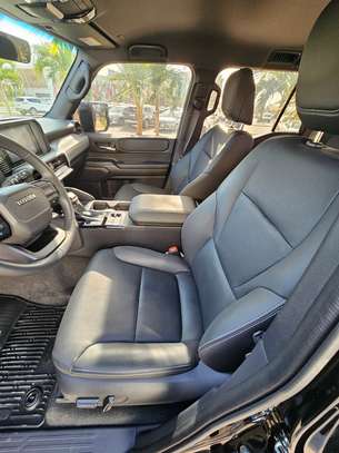 Location Toyota Land Cruiser 2024 image 11