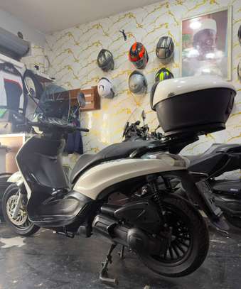 Piaggo Led 300 Année 2019 image 3