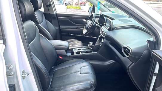 Hyundai Santa Fe image 13