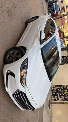 HYUNDAI AVANTE Année 2018 image 7