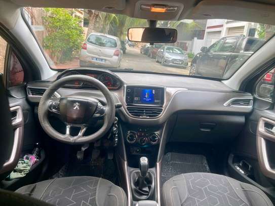 Peugeot 2008 image 8