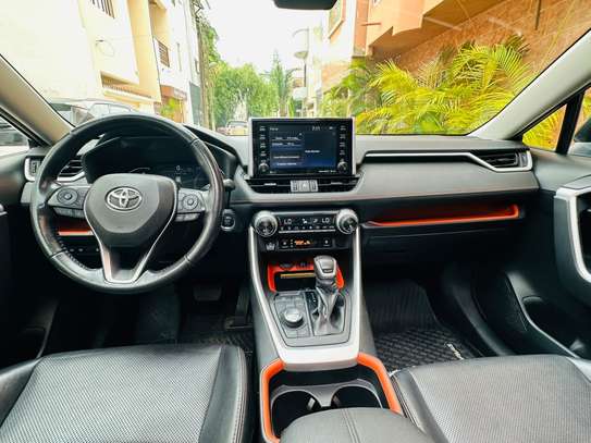 Toyota RAV 4 2019 image 2