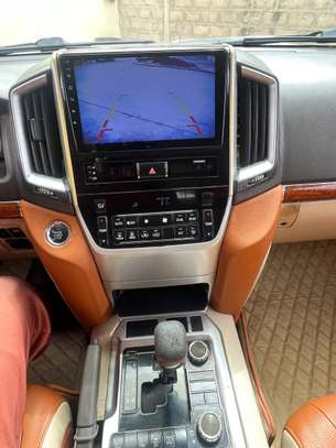 Toyota Landre cruser V6 image 5