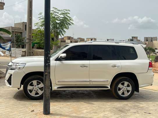 Toyota Landre cruser V6 image 9