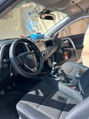 Toyota Rav 4 2017 image 8
