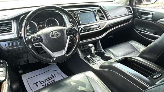 Toyota Highlander image 5