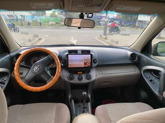 TOYOTA RAV4 2010 image 8