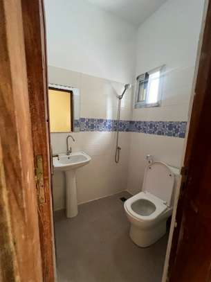Maison à louer à Ndiakhirat HLM Corossol image 15