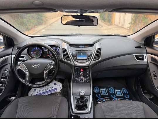 Hyundai Elantra 2017 image 4