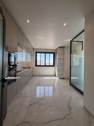 Appartement f3 à louer au point e image 4