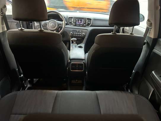 Kia Sportage SUV compact gris métallisé image 8