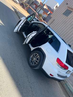 Jeep Grand Cherokee Limited image 8