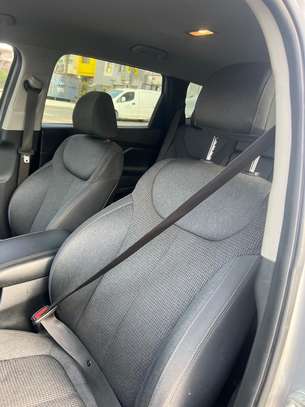 Hyundai santafe 2020 image 6