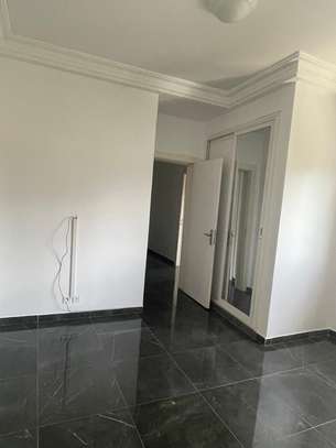 Appartement F4 à louer au Point E image 10