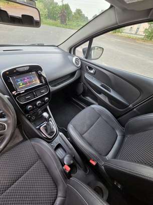 Renault Clio Berline Blanche Toit Ouvrant Jantes Alliage image 12