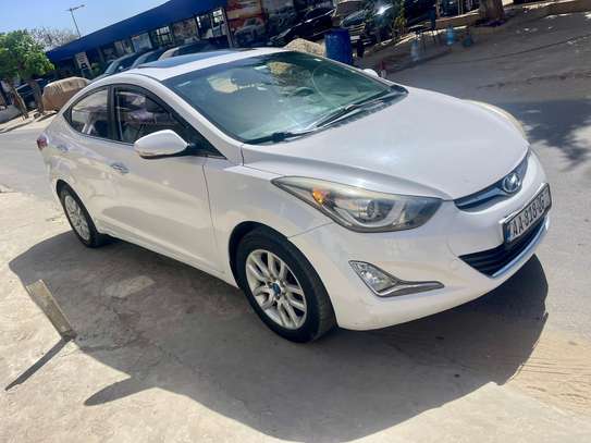 Voiture Hyundai avante a louer image 3