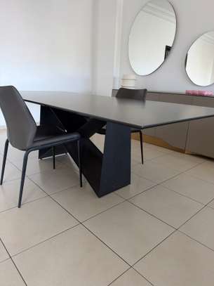 Table pierre naturelle gris foncé image 2