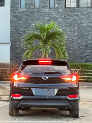 HYUNDAI TUCSON 2018 FULL OPTION image 9