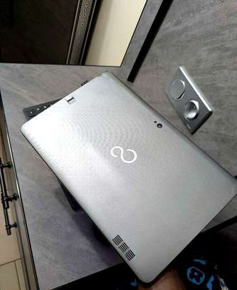 Fujitsu Stylistic Q775 – Tablette Windows 11 Pro image 3