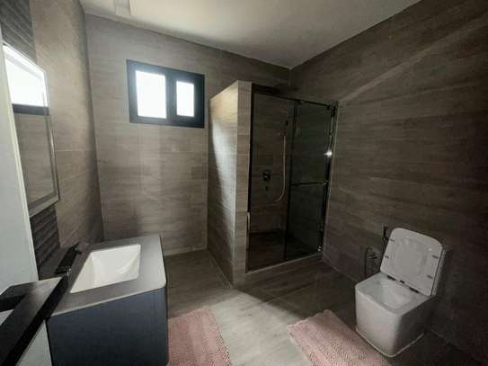 Appartement haut standing à vendre à Ouakam image 15