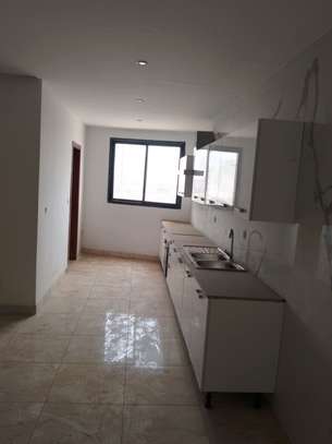 Appartement F4 haut standing à louer à Dakar Plateau image 3