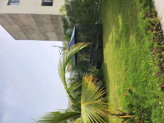 Très belle villa avec piscine et jardin image 7