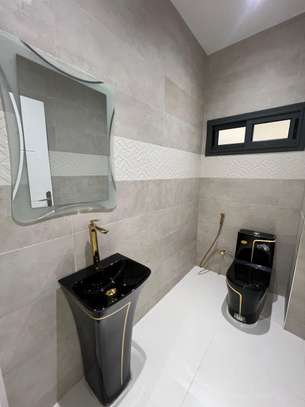 Appartement F4 à louer au Point E image 4